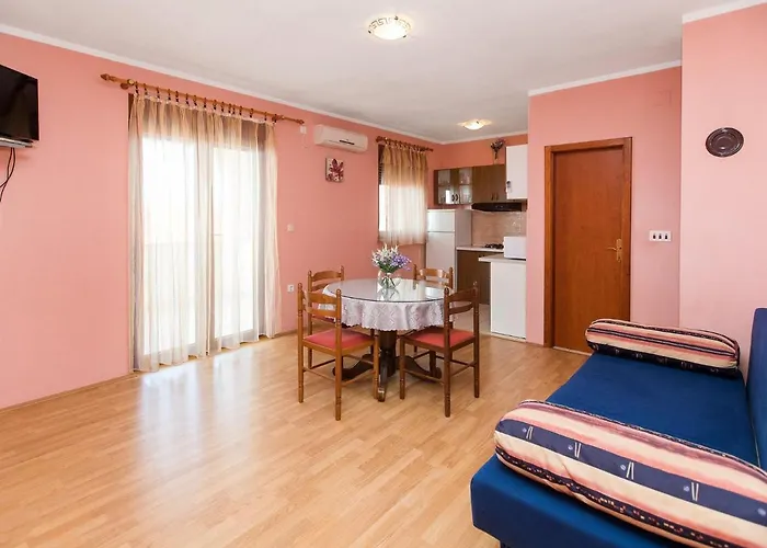 Appartement Nikol-3 By Interhome